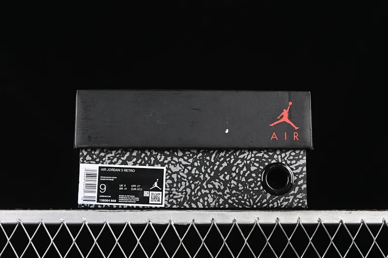 All categories Air Jordan Jordan series basketball shoes Air Jordan 3 Travis Scott x Air Jordan 3 Retro "Cactus Jack" AJ3 Joe 3 joint cream off-white barb basketball shoes 136064-668